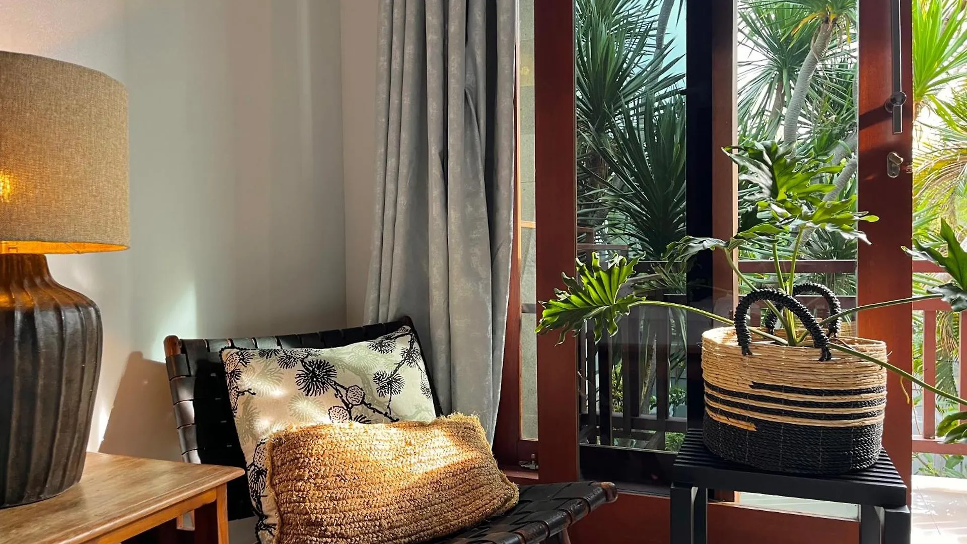 Vendégház Tropical Studio Room In Seminyak Indonézia