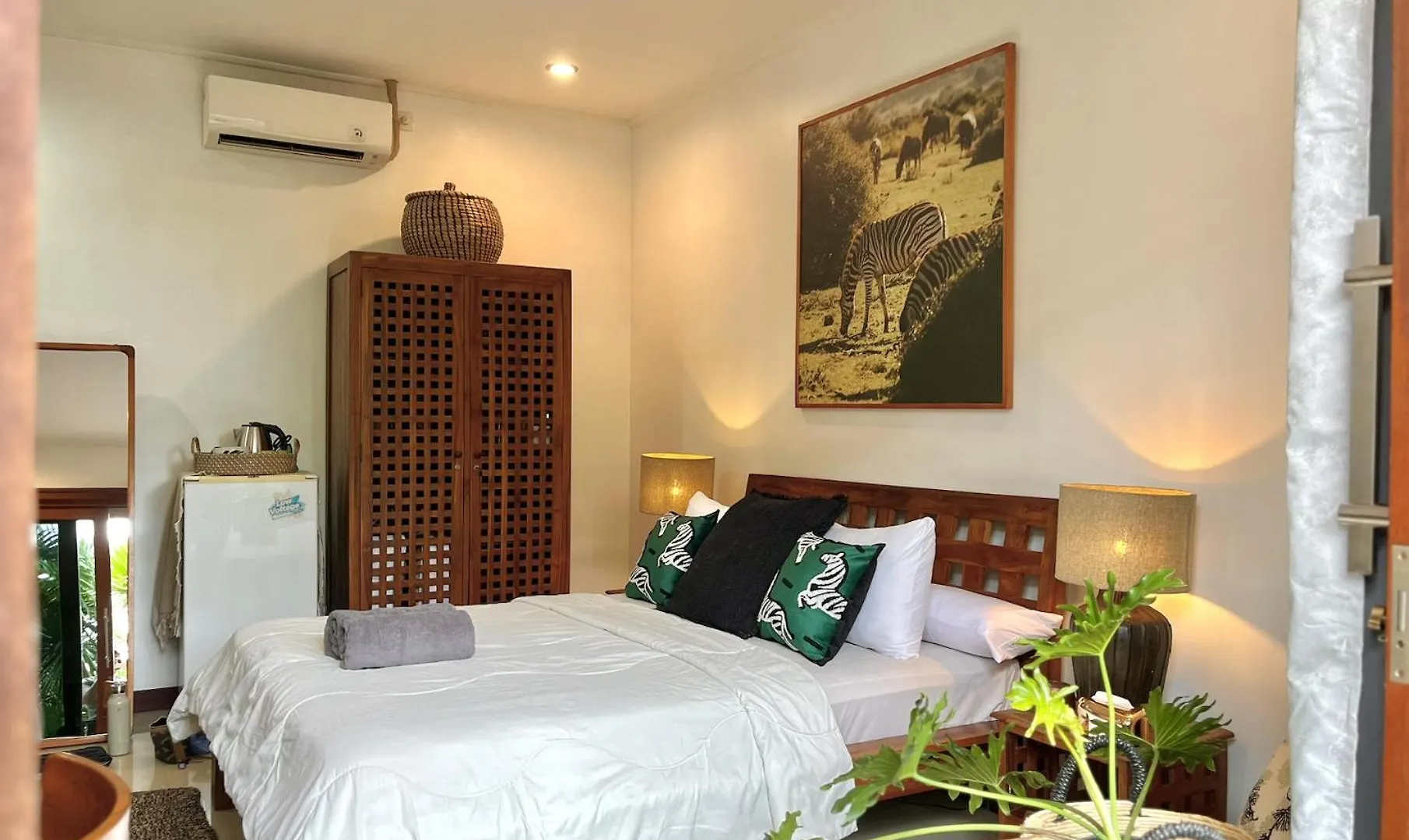 Konukevi Tropical Studio Room In Seminyak
